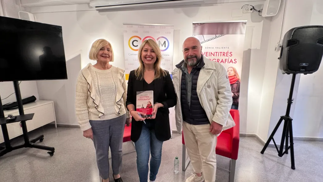 Éxito en la presentación de la novela “Veintitrés Fotografías” de Sonia Valiente en la Casa de la Dona