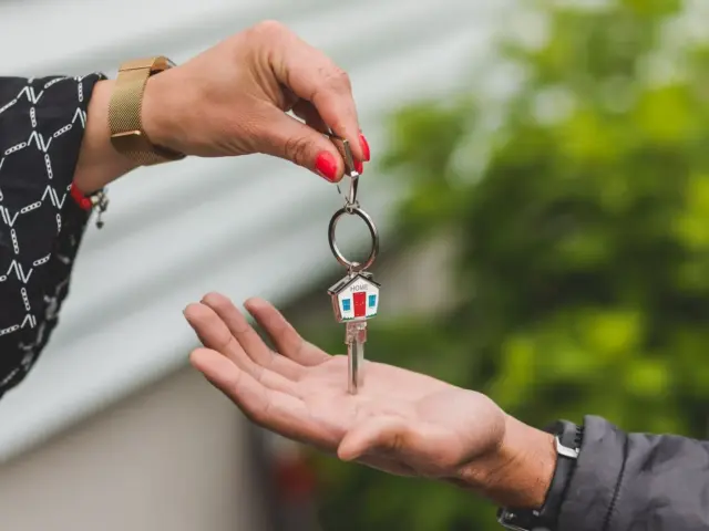 Comprar o alquilar piso en Mislata: guía práctica e inmobiliarias locales
